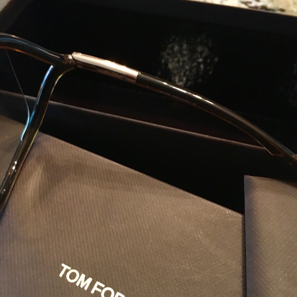 TOM FORD WHITNEY SUNGLASSES - Picture 3 of 6